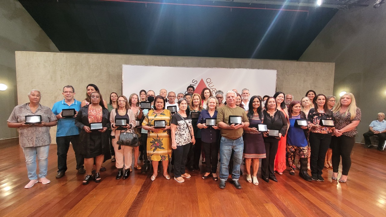Sedese presta homenagem a servidores aposentados