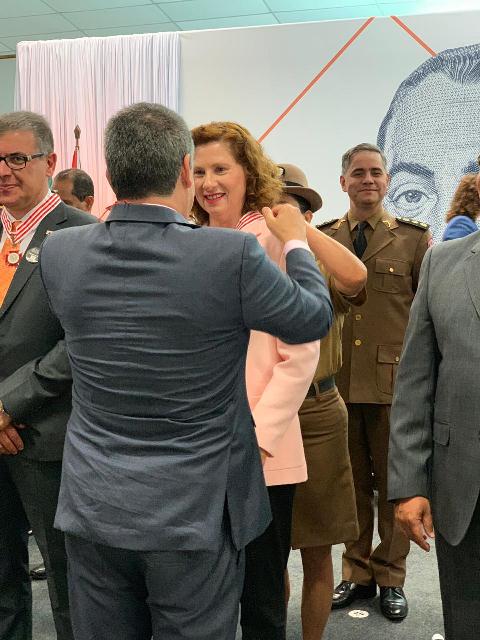Secretária recebe Medalha Presidente Juscelino Kubitschek, em Diamantina 