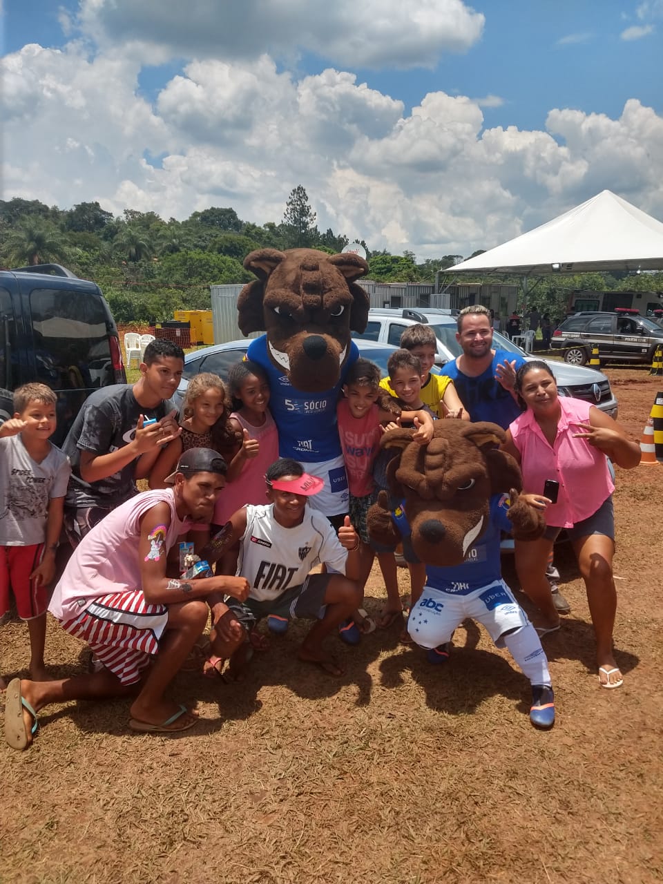 foto mascotes 002
