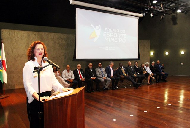 Atletas e personalidades são agraciados em solenidade do Prêmio do Esporte Mineiro